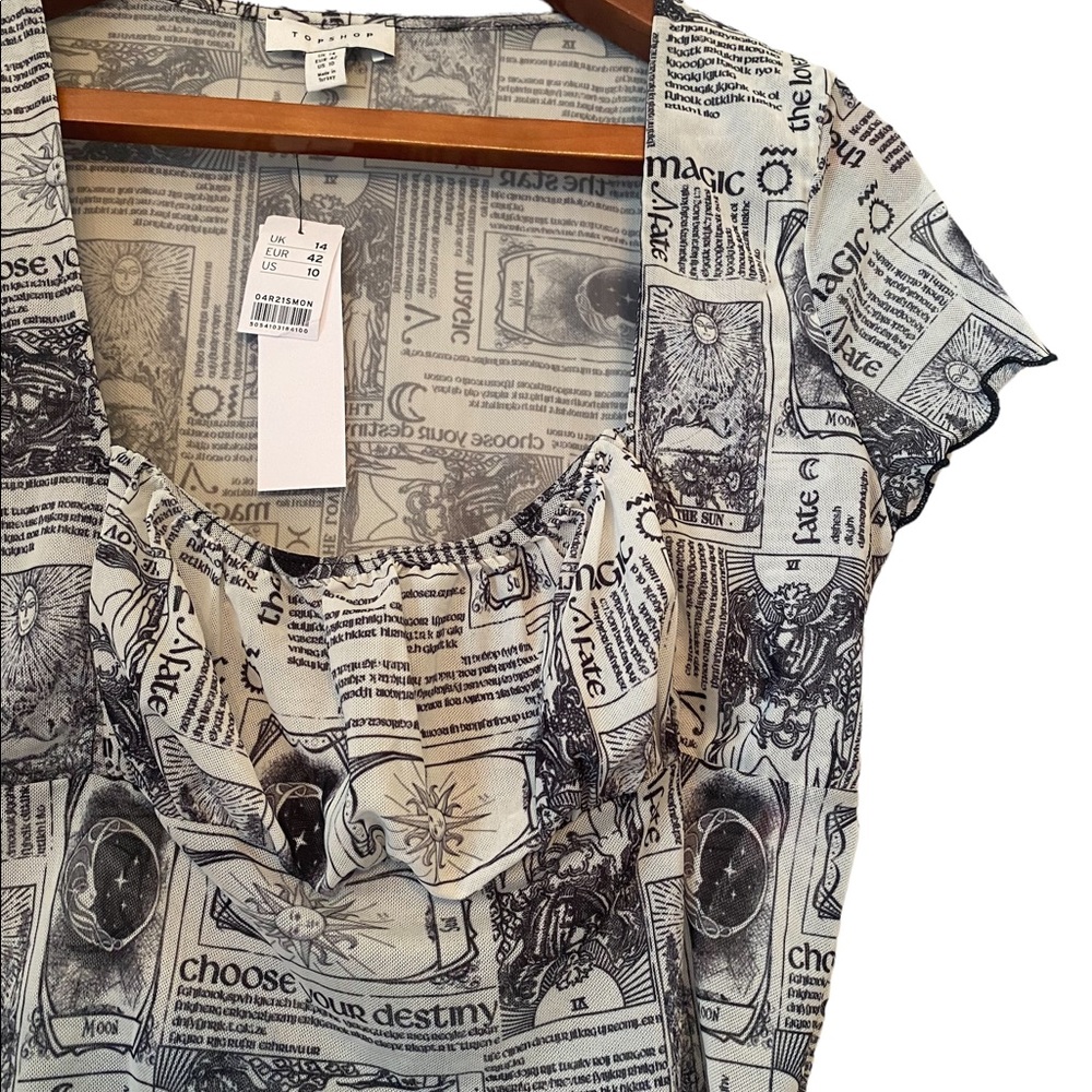 TOPSHOP Black and Cream Newsprint Crop Top - Picture 3 of 11